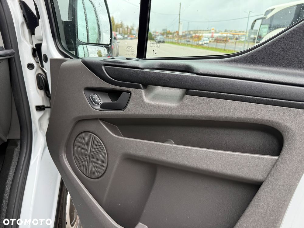 Ford Transit Custom 290 L2H1 Limited - 10