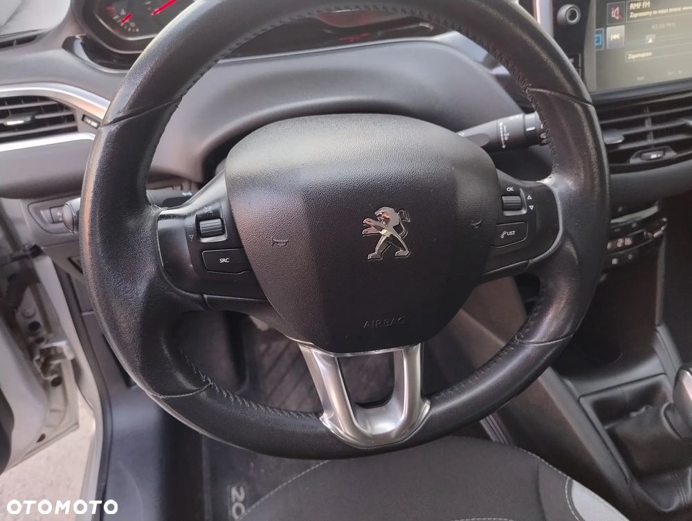 Peugeot 208 1.2 PureTech Allure - 11