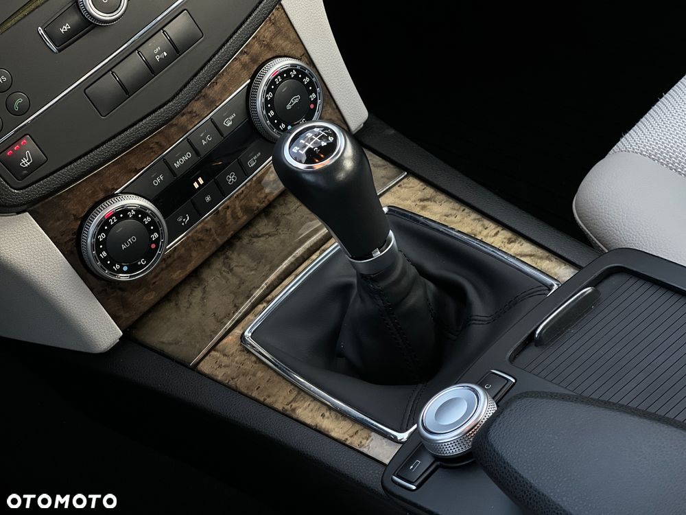 Mercedes-Benz Klasa C 200 Kompressor Avantgarde - 24