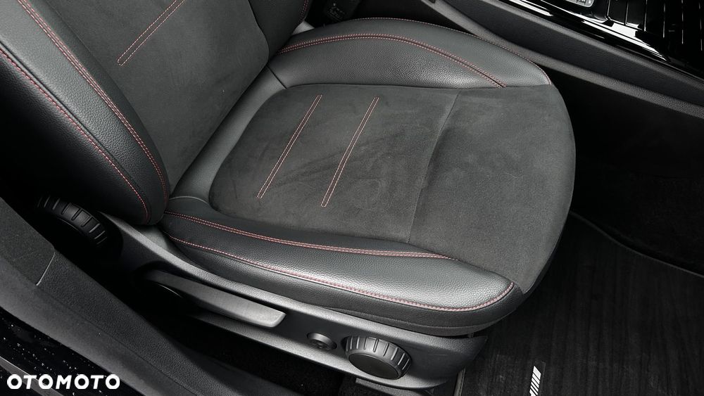 Mercedes-Benz CLA 200 7G-DCT - 24