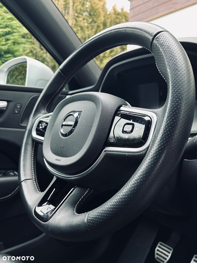 Volvo XC 60 D4 R-Design - 12