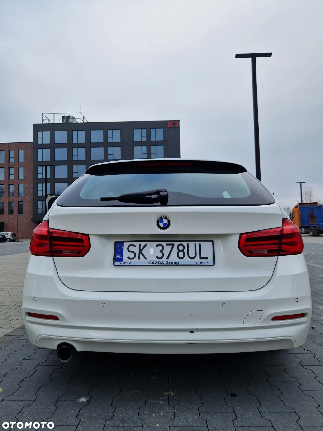 BMW Seria 3 318d Touring Advantage - 2