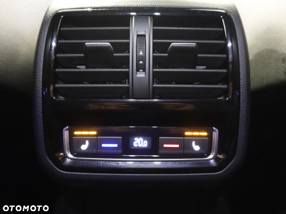 Volkswagen Arteon 2.0 TDI SCR DSG R-Line - 27