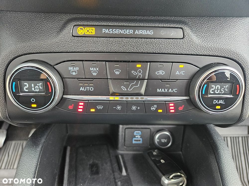 Ford Kuga 1.5 EcoBoost FWD Titanium X - 23