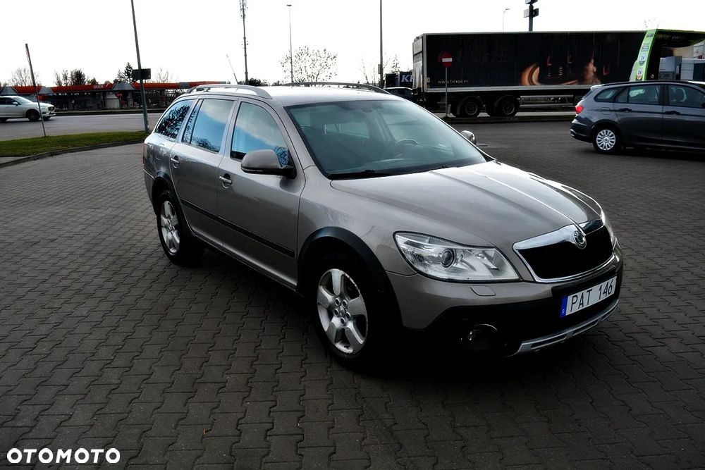 Skoda Octavia 2.0 TDI DPF 4x4 DSG Scout - 14