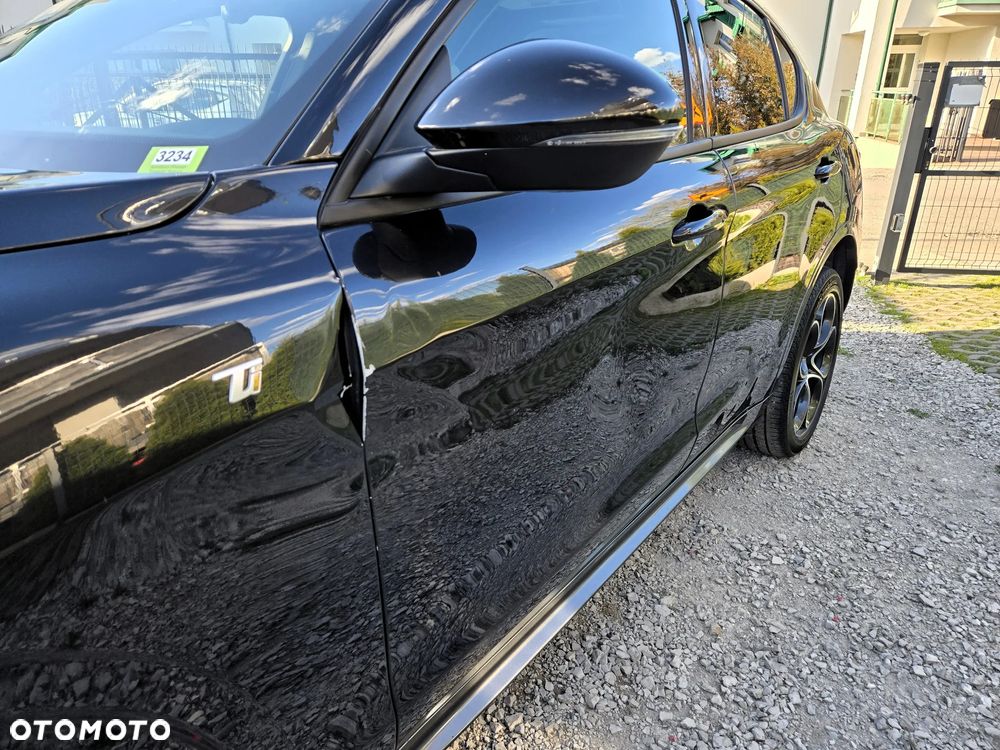 Alfa Romeo Stelvio 2.0 Turbo 16V AT8-Q4 Ti - 13