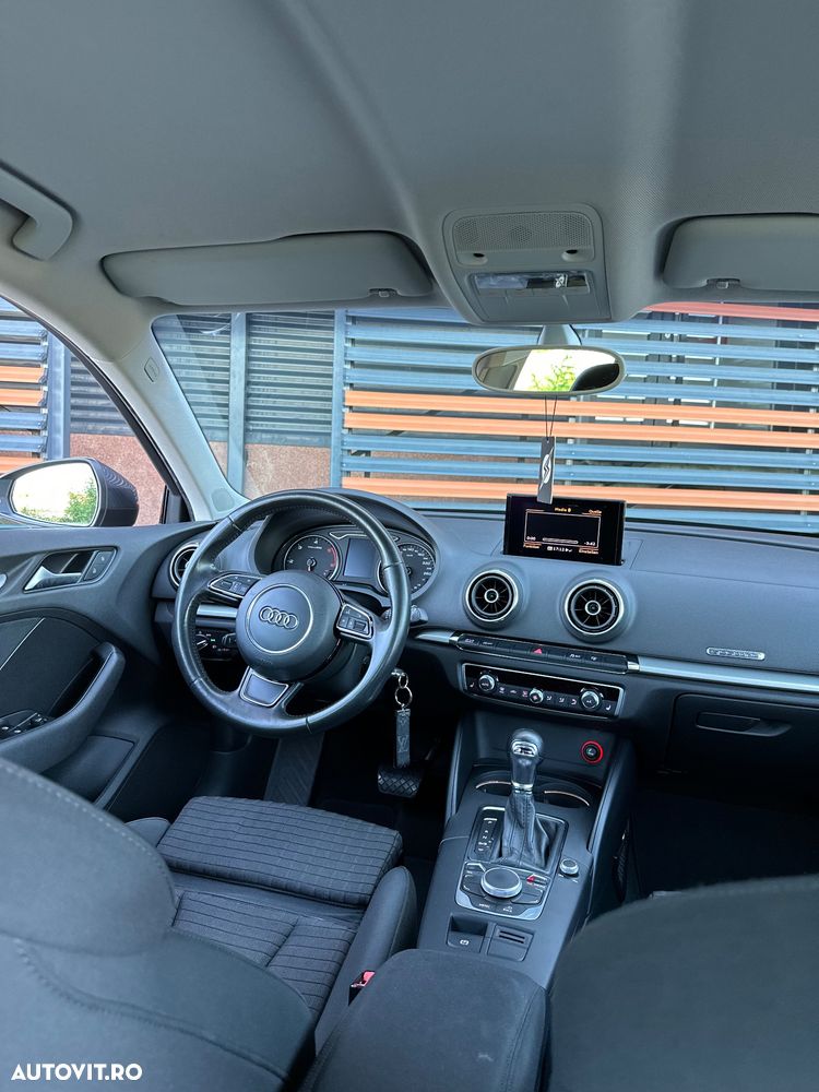 Audi A3 Sportback 2.0 TDI quattro Stronic Ambiente - 10