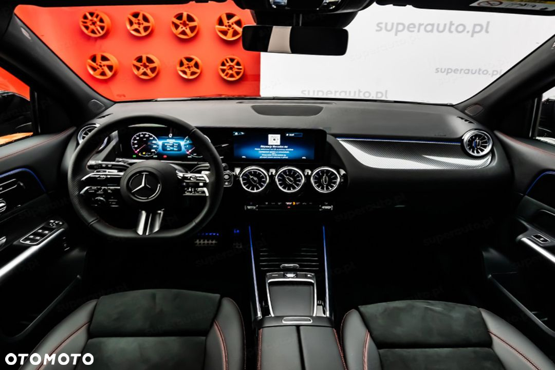Mercedes-Benz GLA - 10