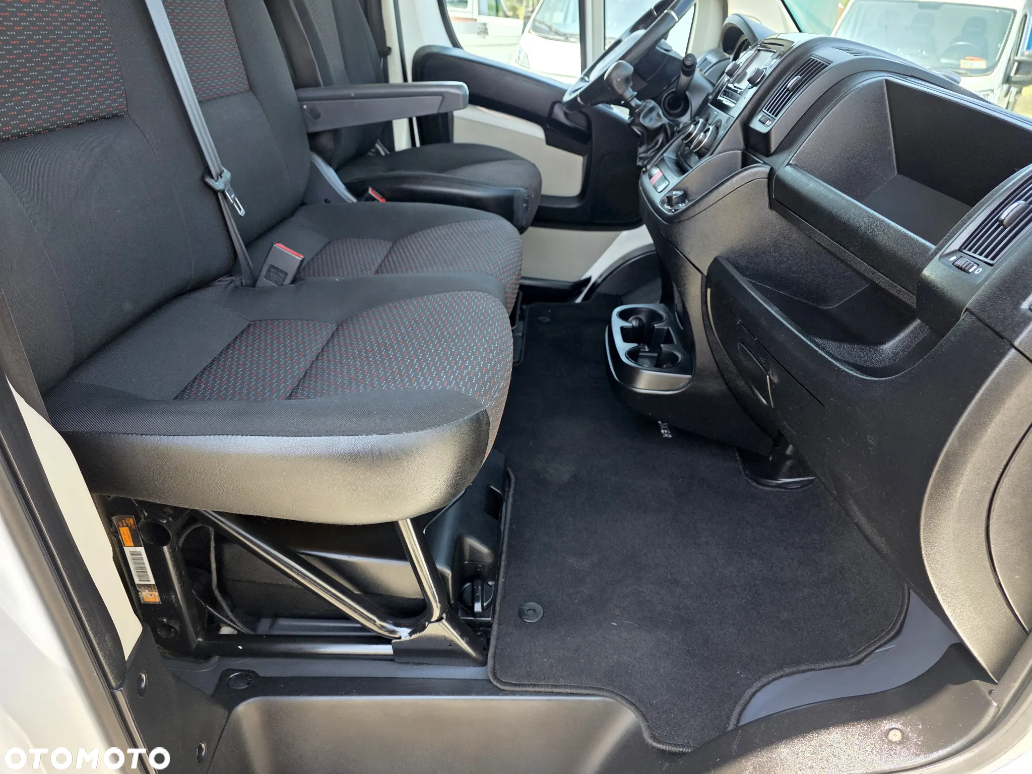Peugeot BOXER 2,0 HDI 130 KONNY ŚREDNIAK L2H2 KLIMA WEBASTO WINDA GWARANCJA LEDY - 19