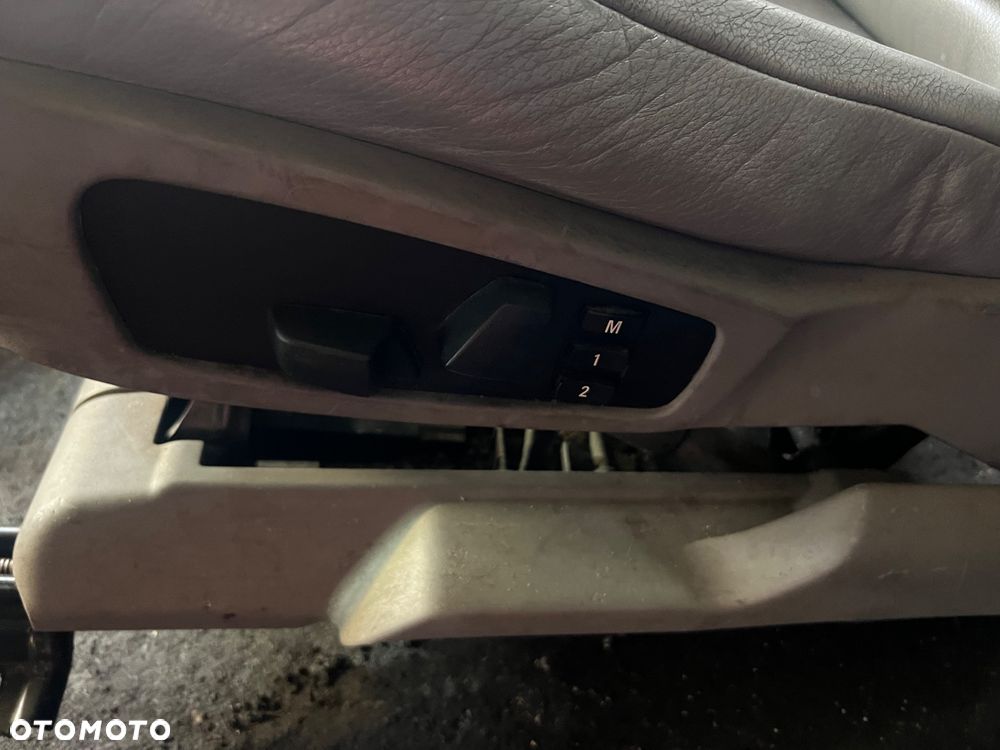 Fotele skóra e61 szara elektryczna z pamięcią Europa boczki komplet - 2