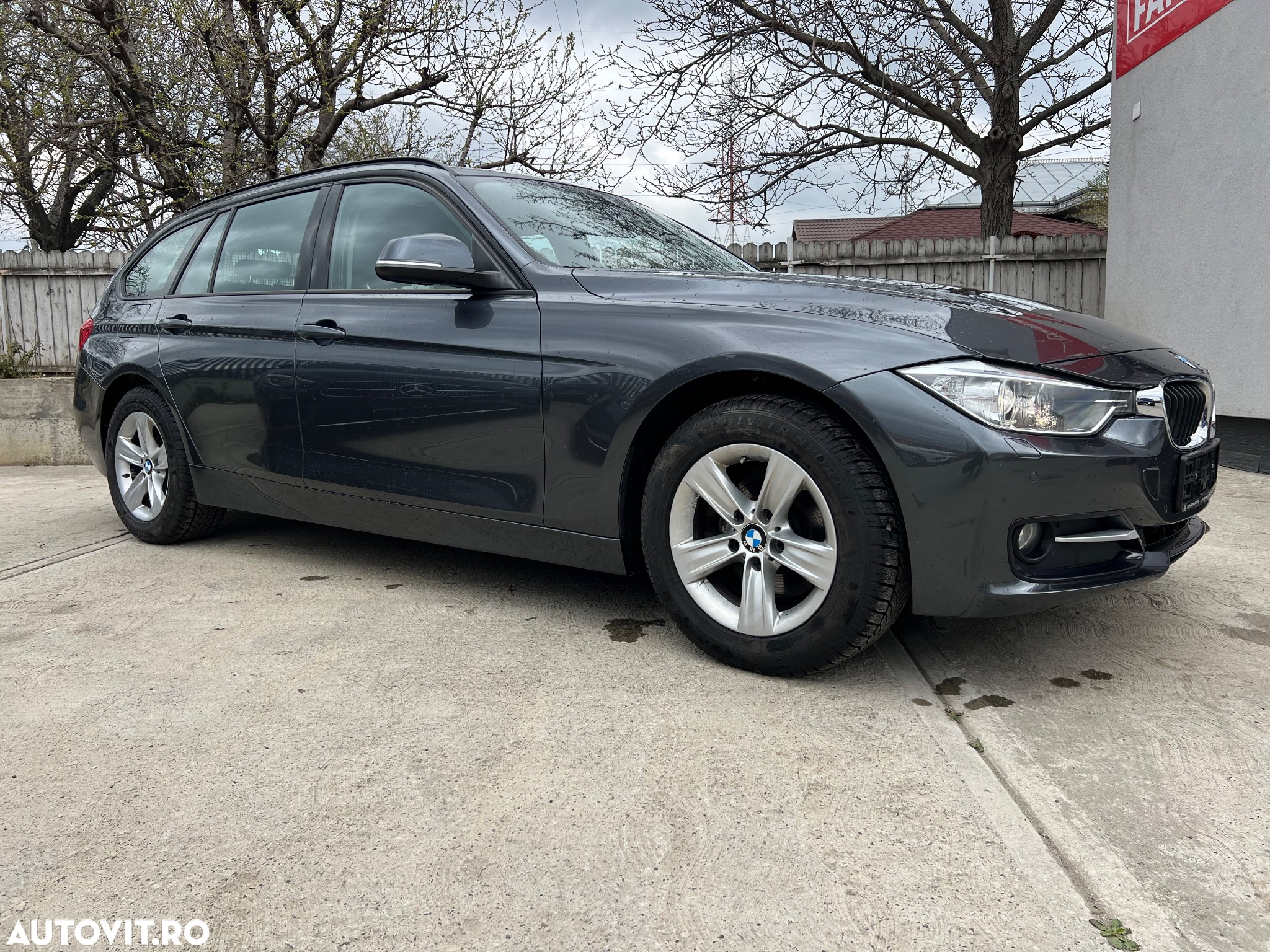 BMW Seria 3 320d Touring xDrive Aut. - 3