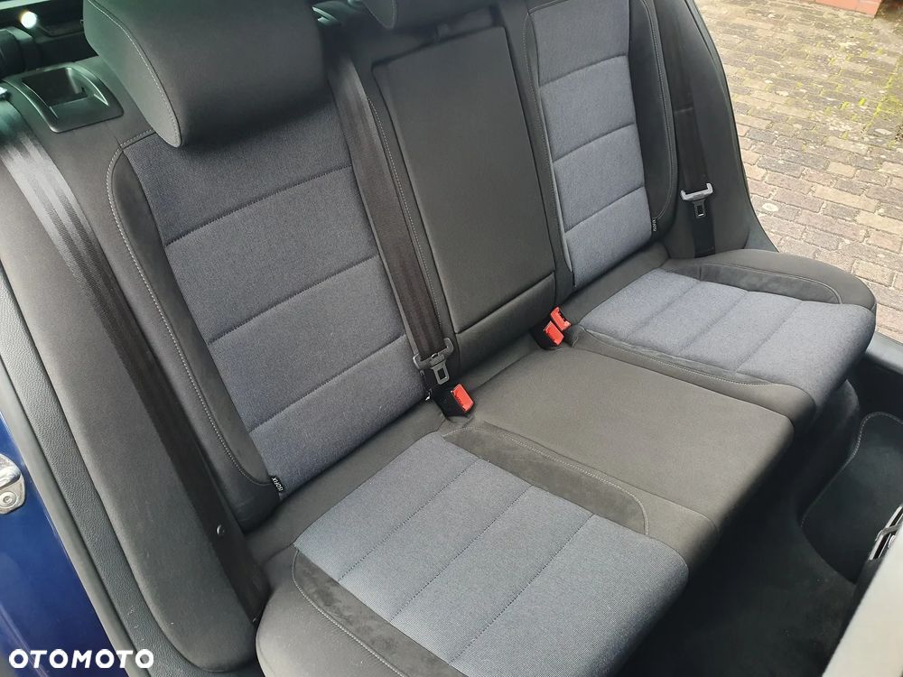 Volkswagen Golf 1.6 TDI DPF Style - 17