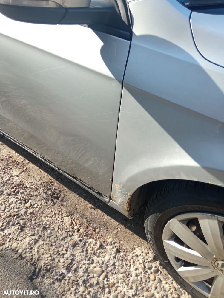 Volkswagen Passat 1.6 TDI DPF BlueMotion Technology Comfortline - 6