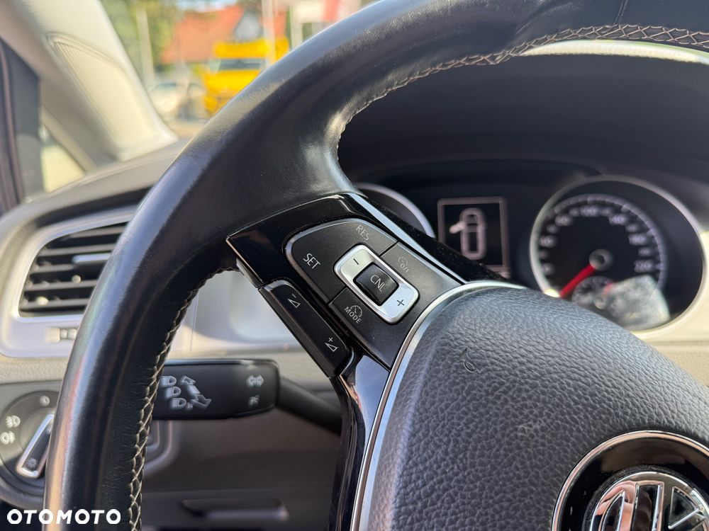 Volkswagen Golf 1.6 TDI BlueMotion Technology Lounge - 19