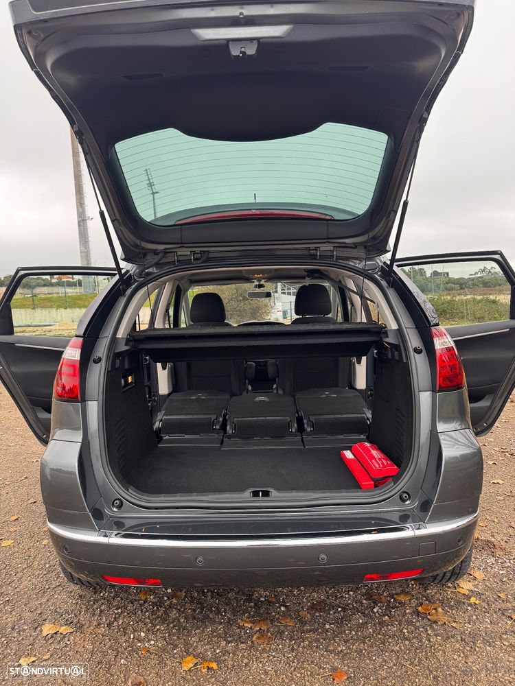 Citroën C4 Picasso 1.6 e-HDi FAP EGS6 Exclusive - 29