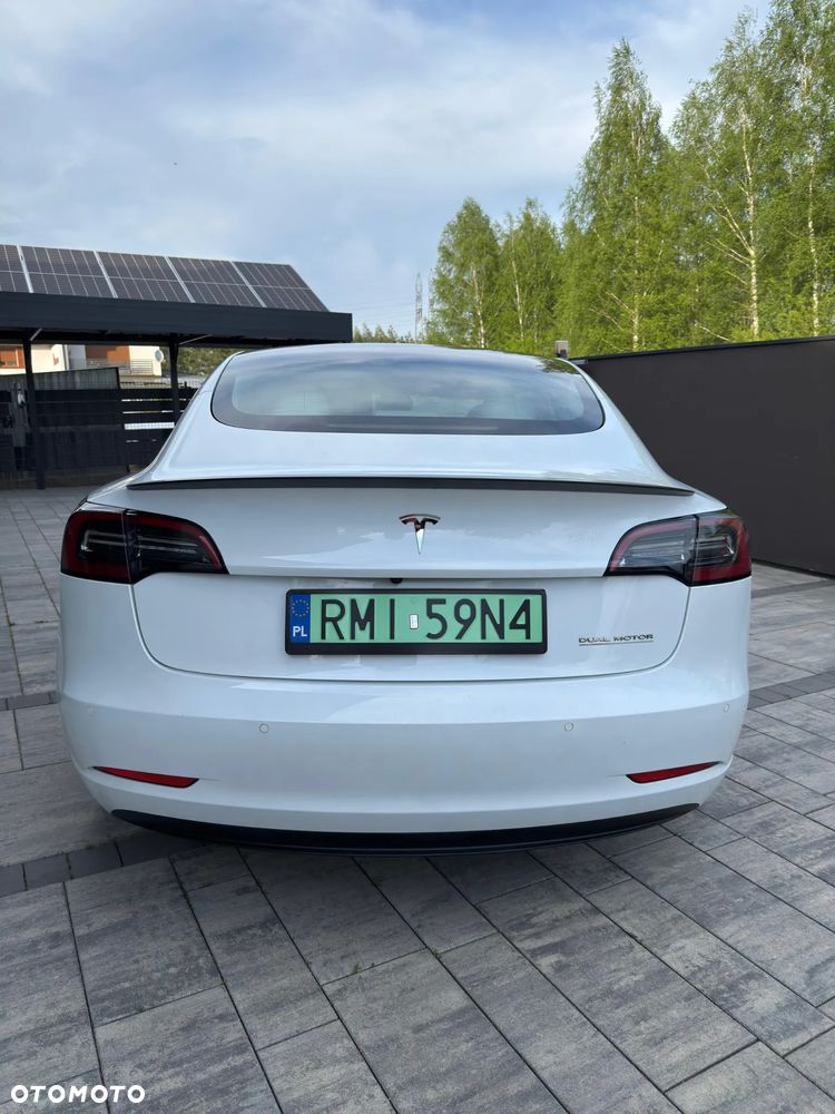 Tesla Model 3 - 4