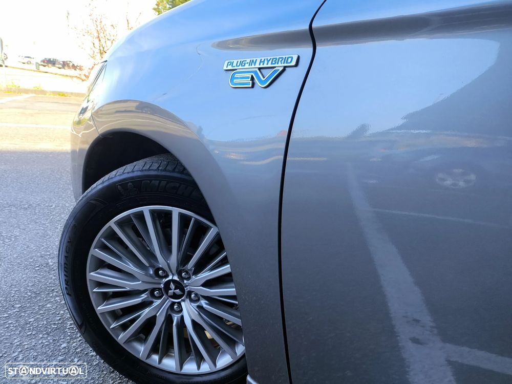 Mitsubishi Outlander - 33