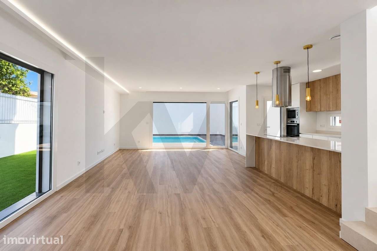 Moradia T4 Nova à Venda em Amora, Seixal, com Piscina e Estacionamento - Grande imagem: 5/43