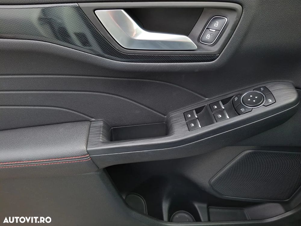 Ford Kuga 1.5 EcoBoost FWD ST Line - 33