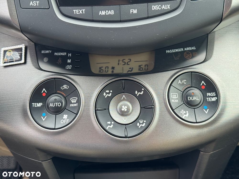 Toyota RAV4 2.2 D-4D Sol - 21