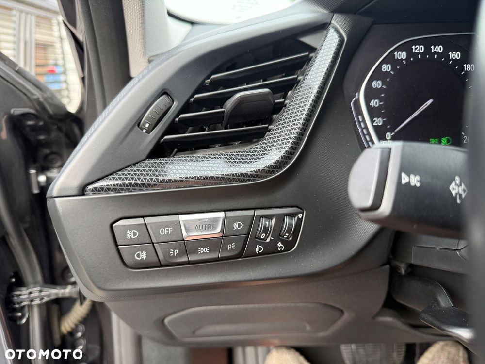 BMW Seria 1 118i GPF M Sport Shadow - 36