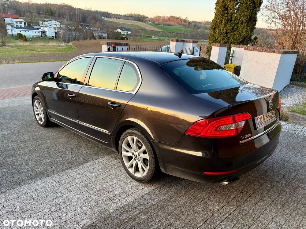 Skoda Superb 2.0 TDI Elegance DSG - 17