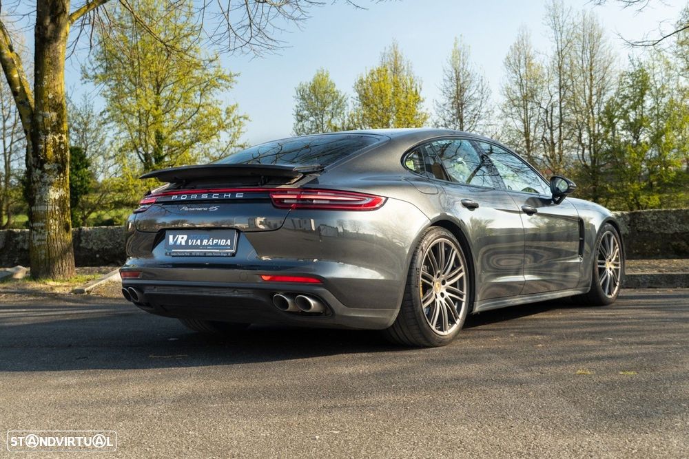Porsche Panamera 4 S - 5