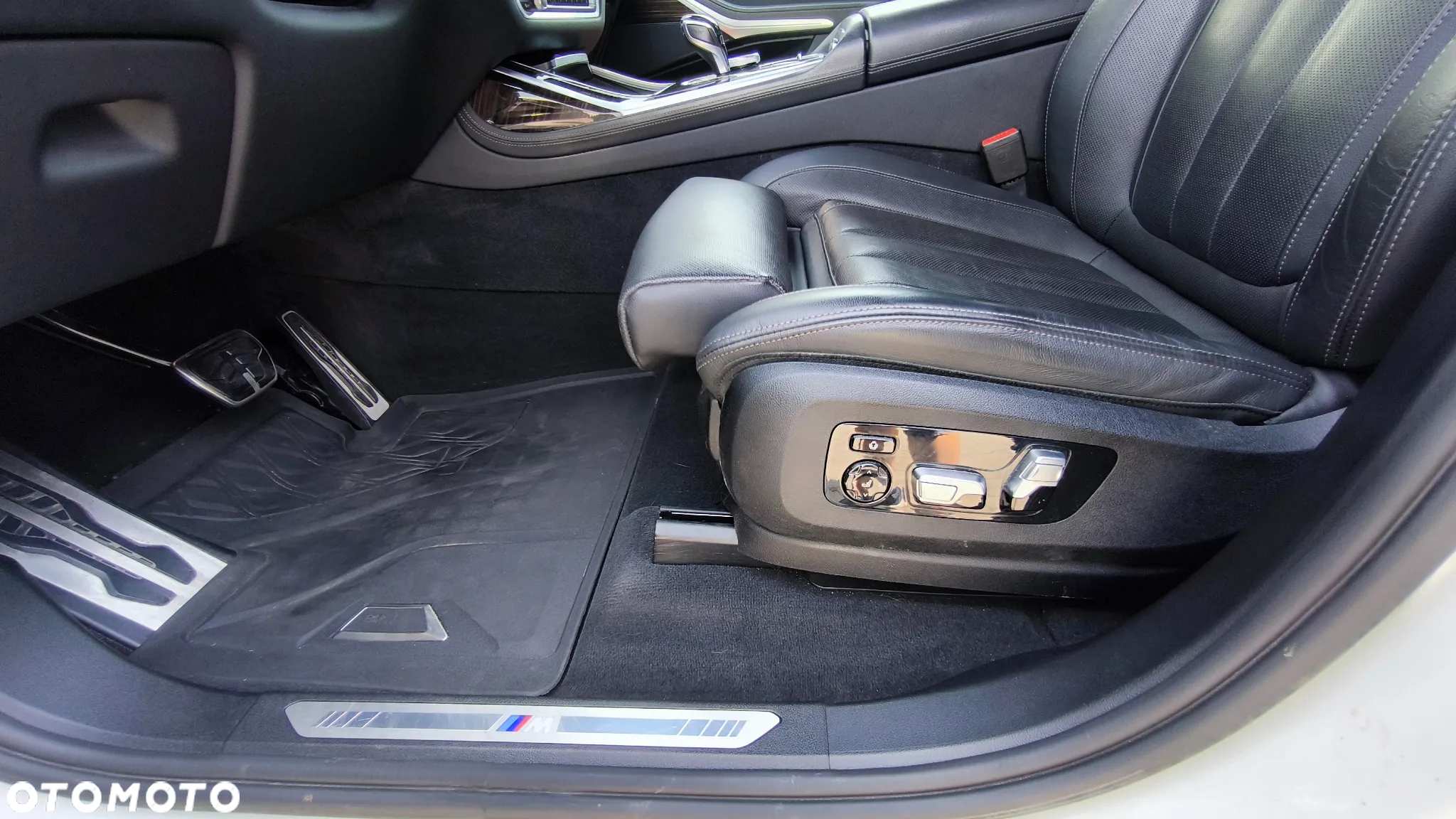 BMW X7 - 12