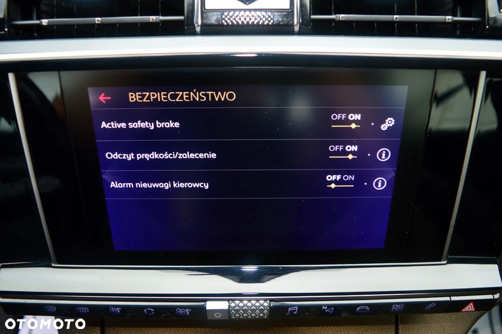 DS Automobiles DS 7 Crossback - 25