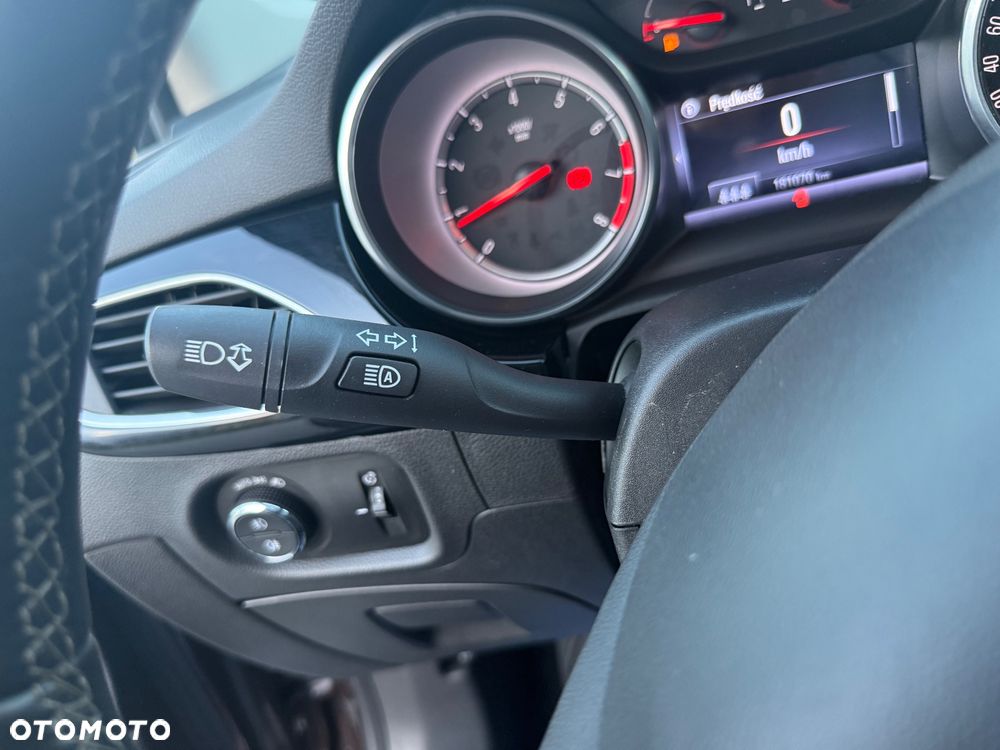 Opel Astra 1.4 Turbo Business - 26