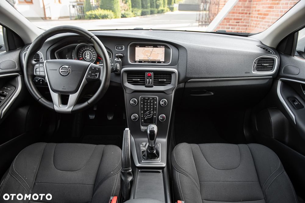 Volvo V40 D2 Kinetic - 27