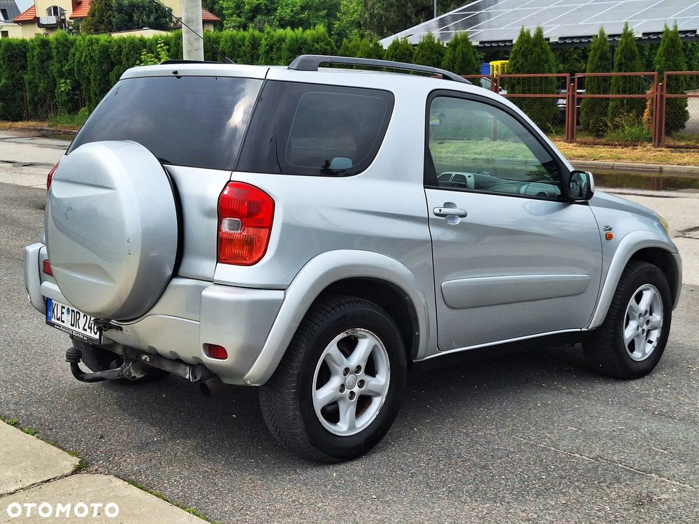 Toyota RAV4 D-4D 4x4 - 24