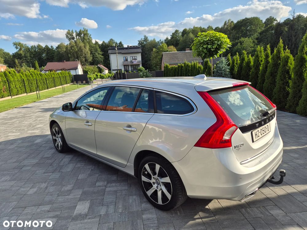 Volvo V60 D6 AWD Plug-in Hybrid Summum - 20