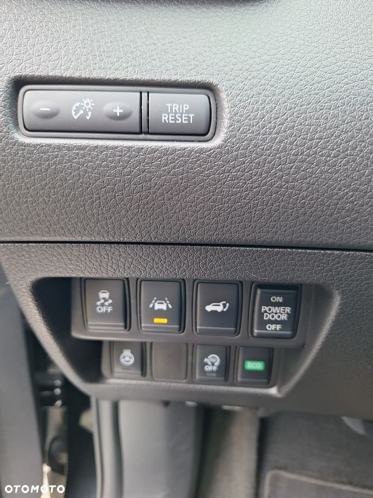 Nissan X-Trail 1.7 dCi Tekna 2WD Xtronic - 32