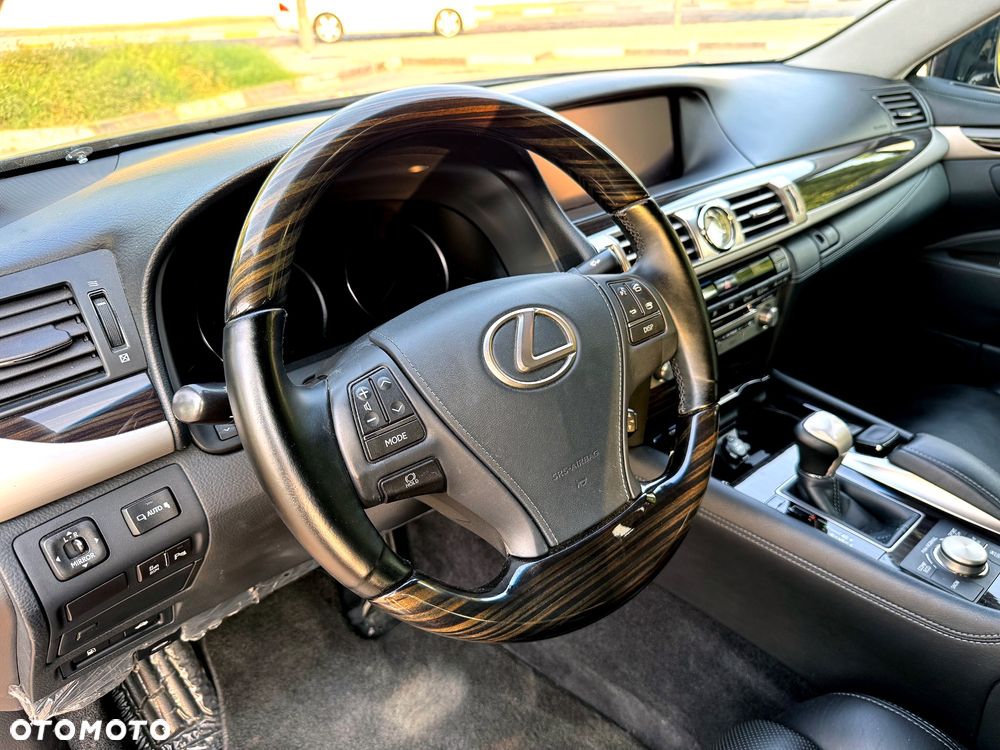 Lexus LS - 27