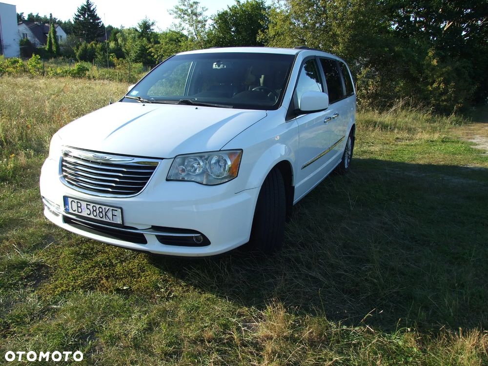 Chrysler Town & Country - 1