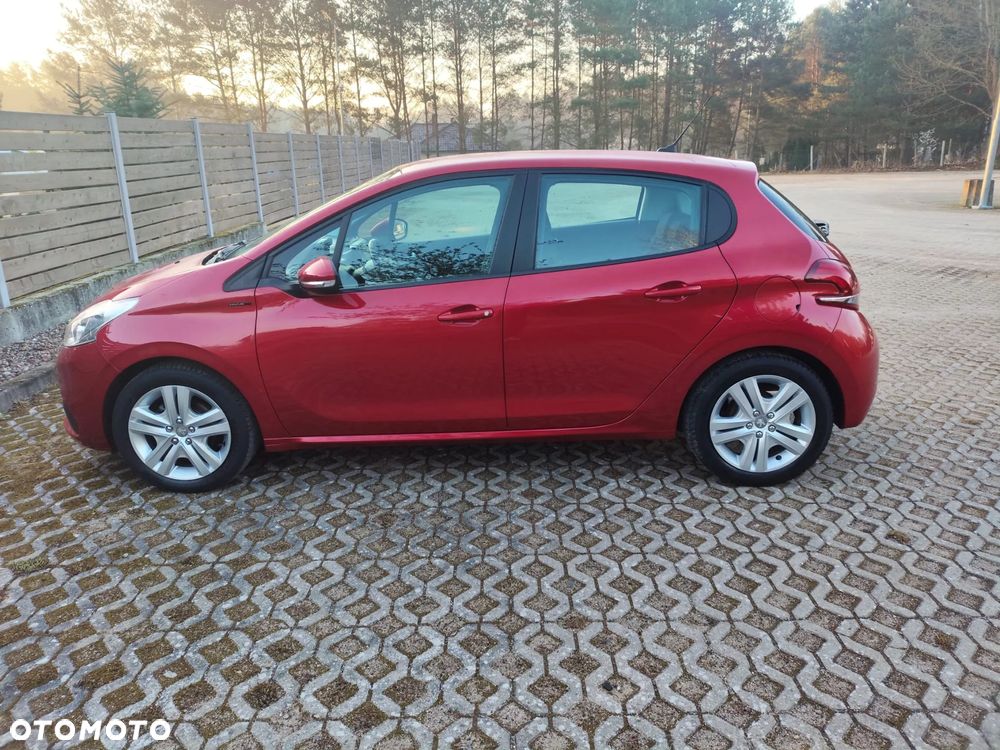 Peugeot 208 - 5