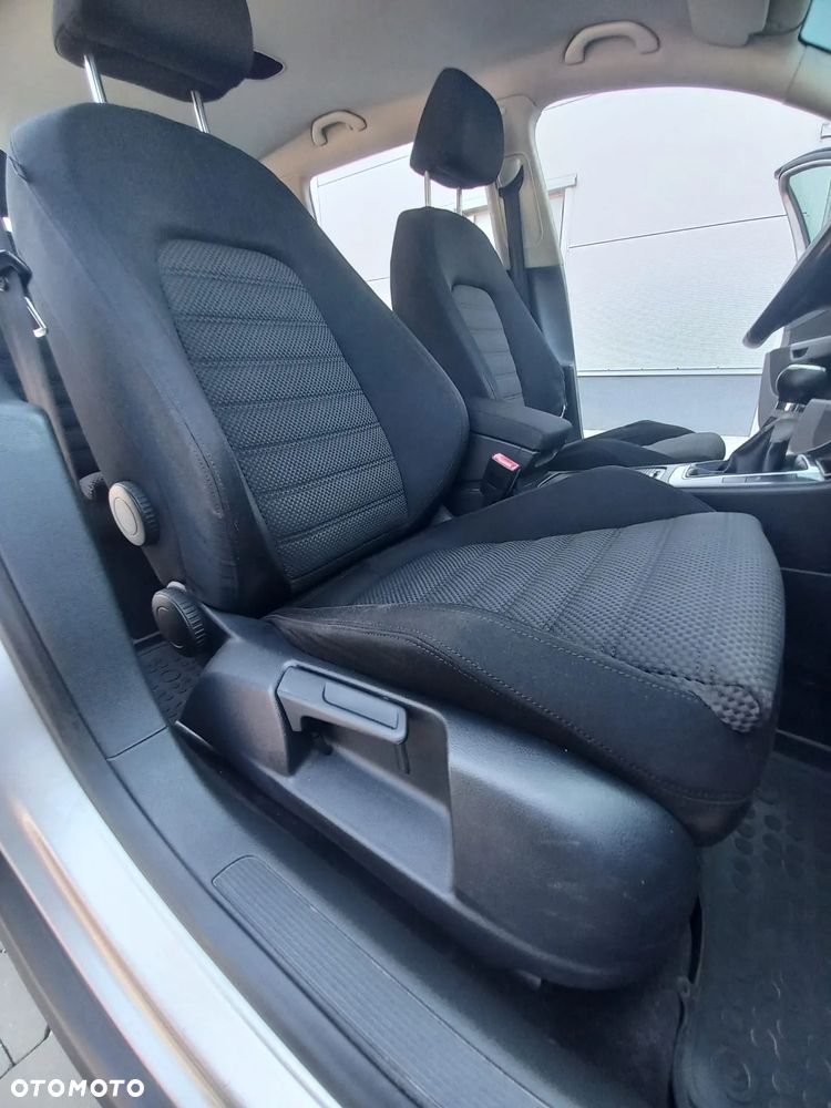 Volkswagen Passat 1.9 TDI DPF BlueMotion - 34