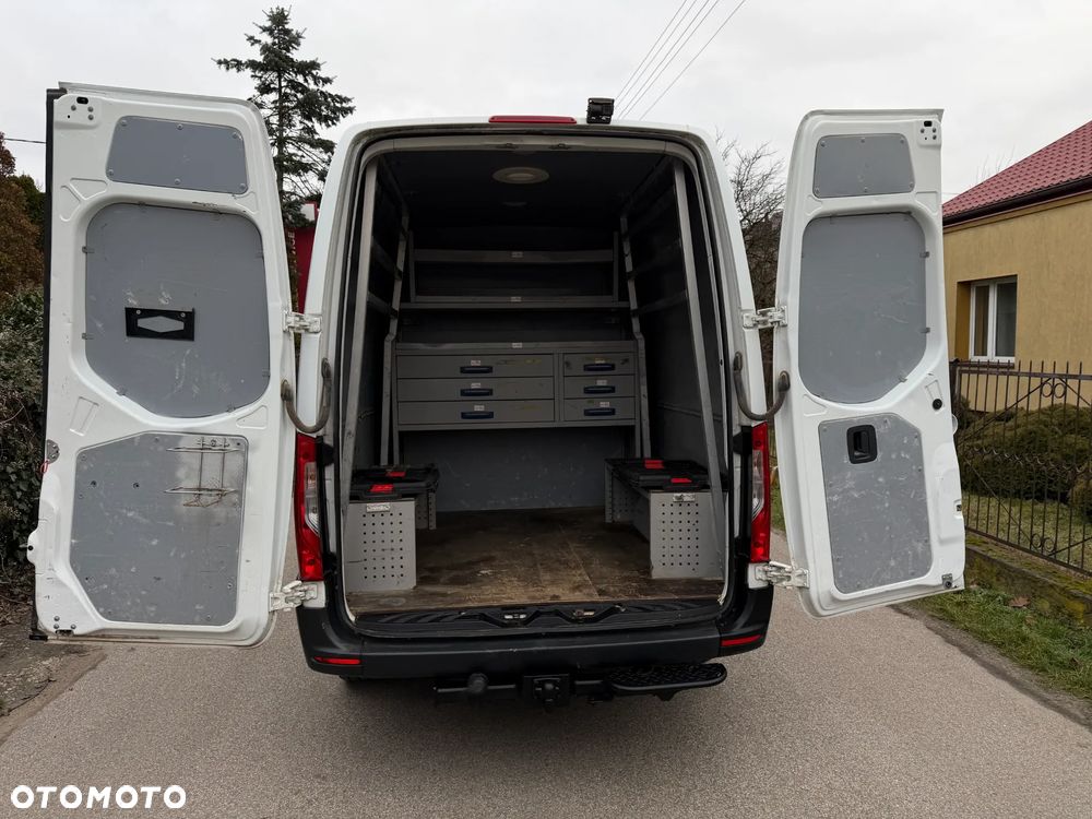 Mercedes-Benz SPRINTER - 33