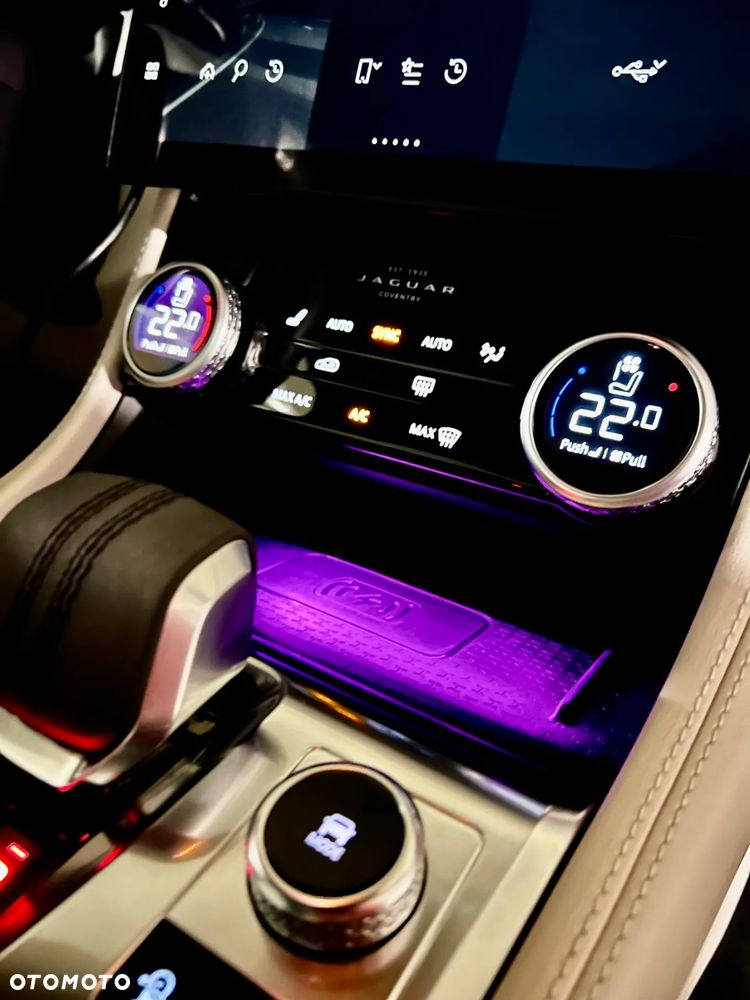 Jaguar F-Pace P400 AWD R-Dynamic S - 33