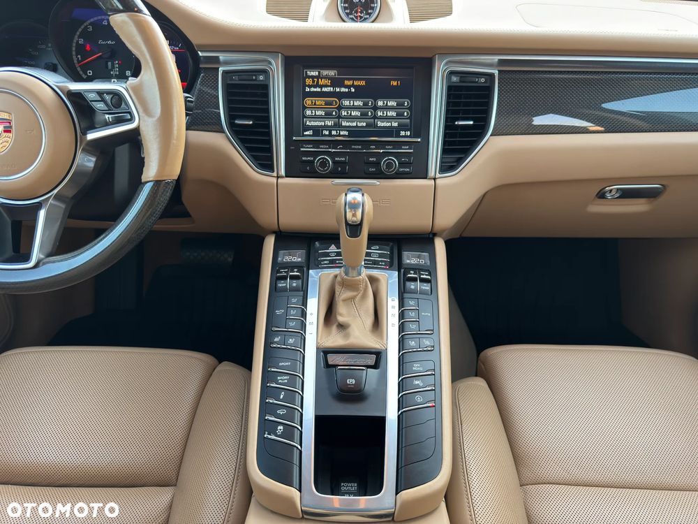 Porsche Macan Turbo PDK - 16