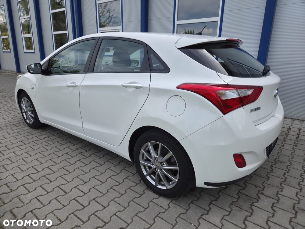 Hyundai i30 1.4 Trend - 6