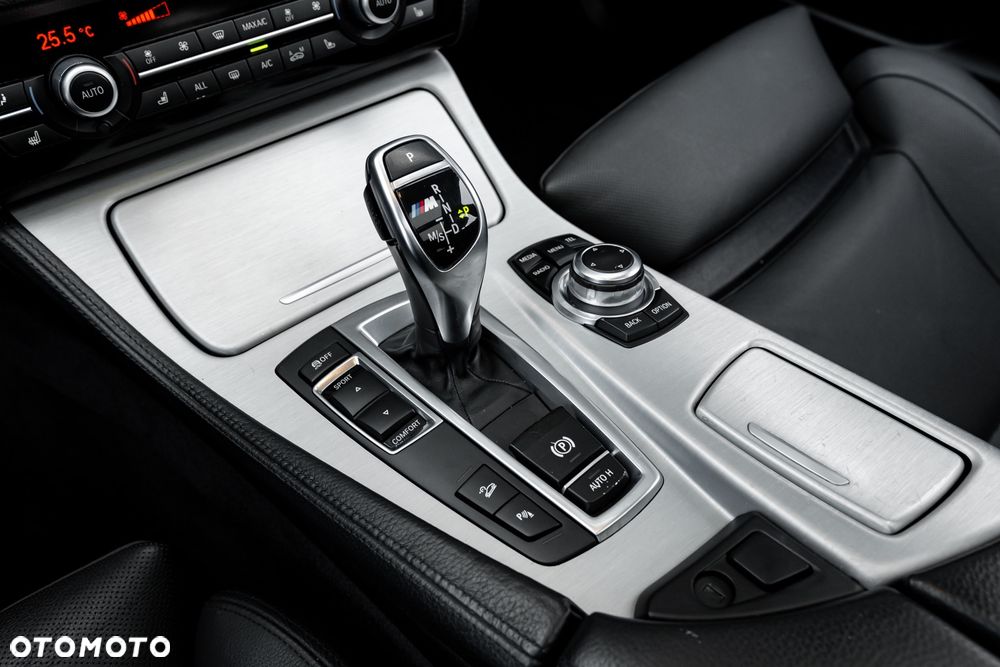 BMW Seria 5 M550d xDrive - 35