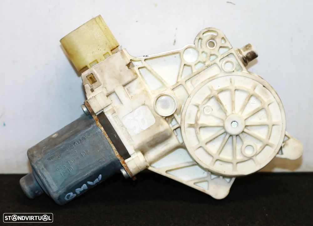 MOTOR ELEVATÓRIO DO VIDRO DIREITO BMW F20 - 2