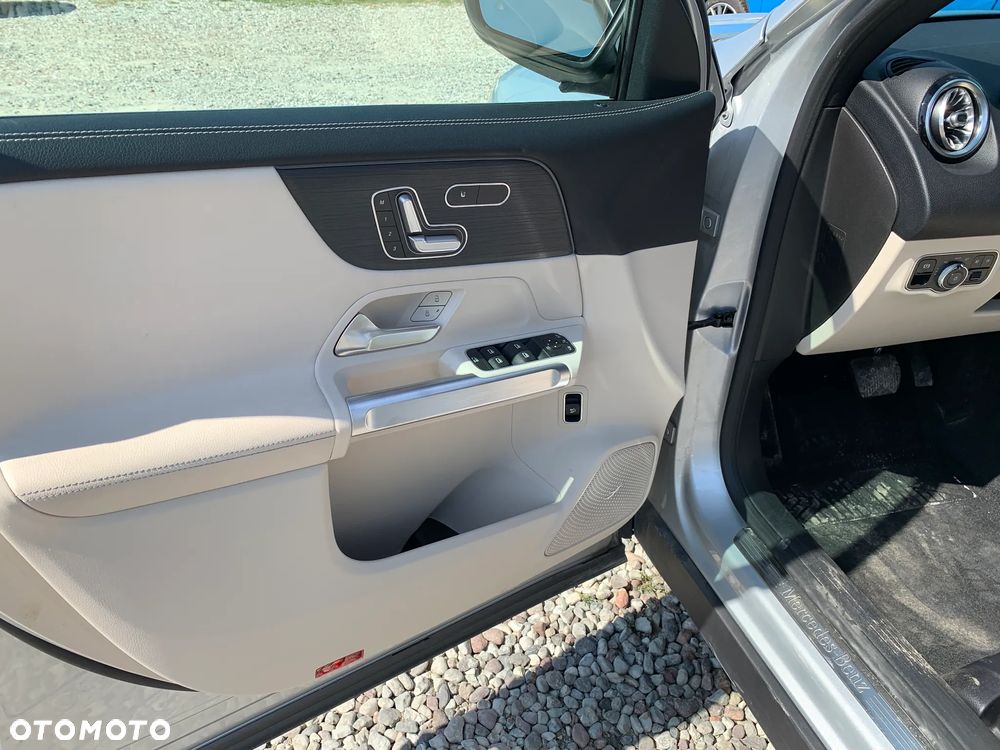 Mercedes-Benz GLB 250 4-Matic 8G-DCT - 13