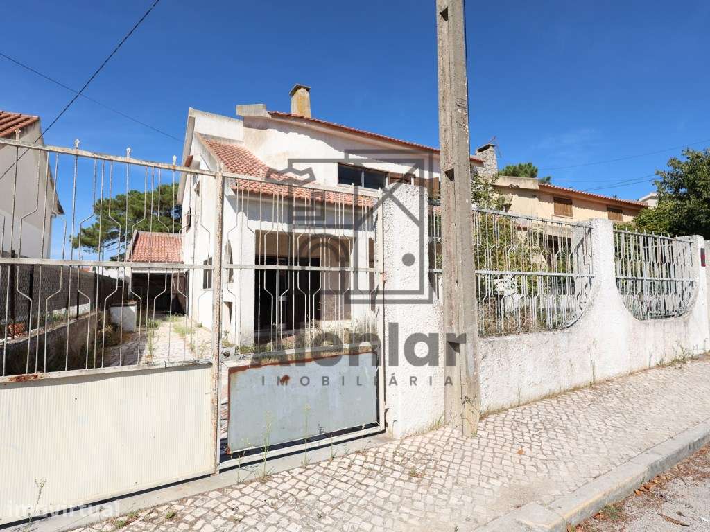 Moradia T3 na Charneca da Caparica com 202 m² Excelente Oportunidad... - Grande imagem: 4/33