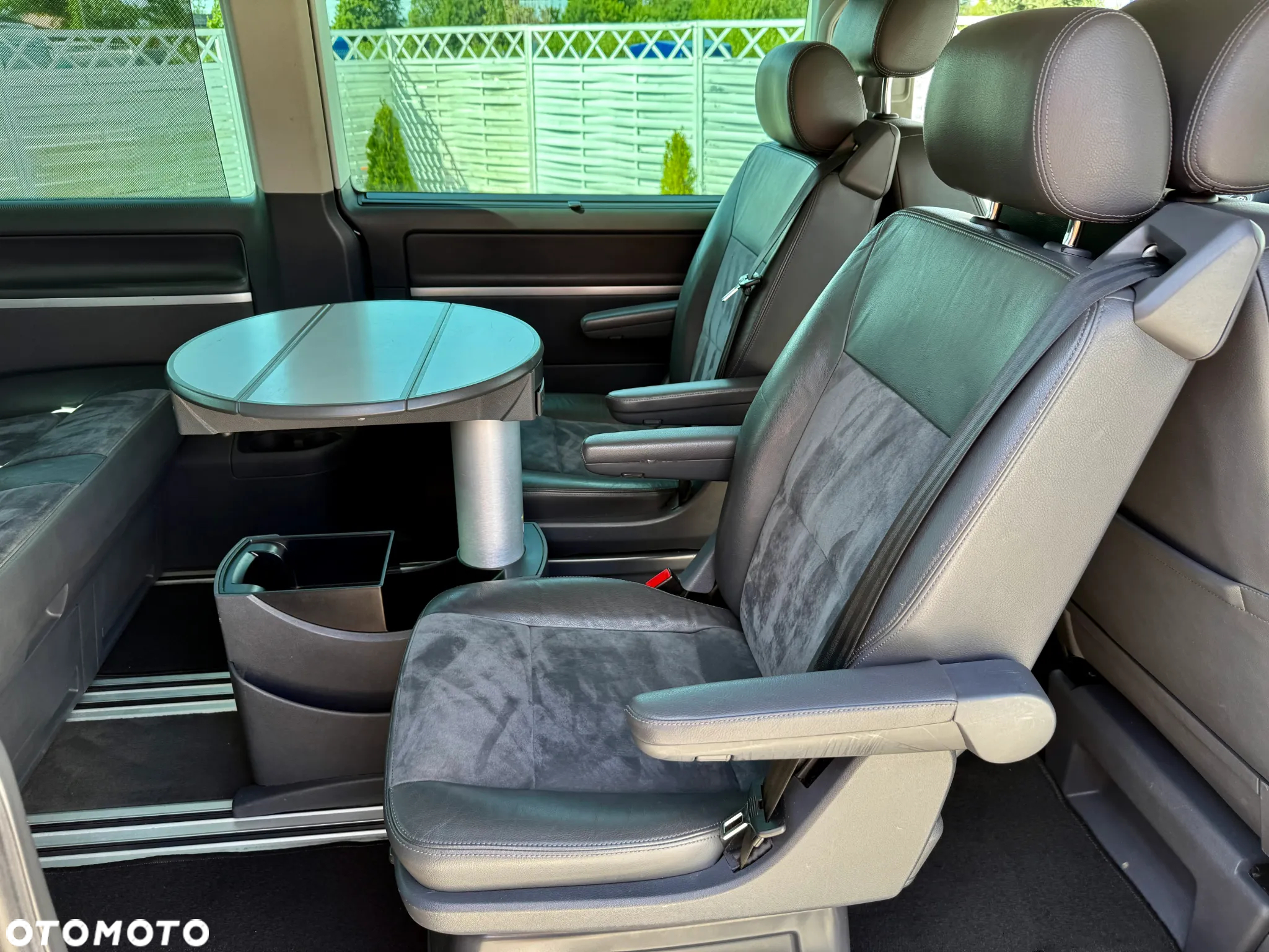 Volkswagen Multivan - 20