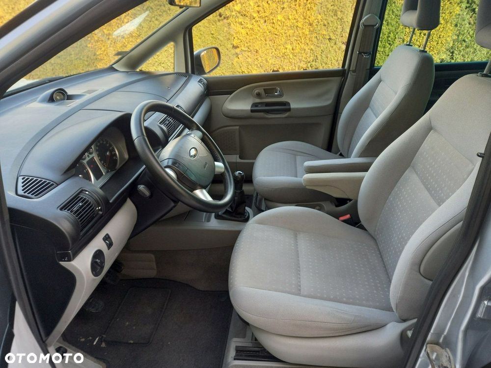 Ford Galaxy 1.9 TDI Ghia - 19