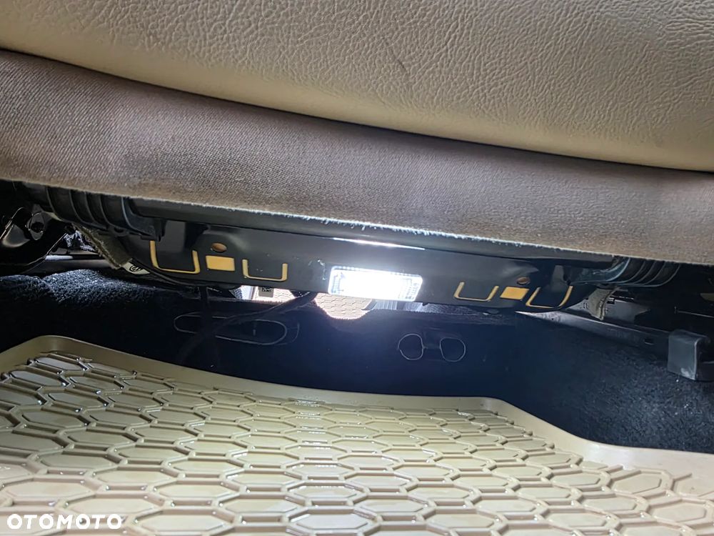 Volkswagen Passat 2.0 TDI 4Mot Comfortline - 12