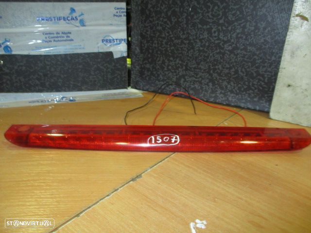 Farol Tras STOP1507 LEXUS IS200 2001 MALA ORIGINAL - 1